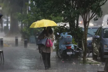 Tromba azota Ciudad de México y moviliza a brigadas de emergencia