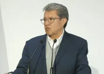 Ve Monreal problemático licencia de diputados