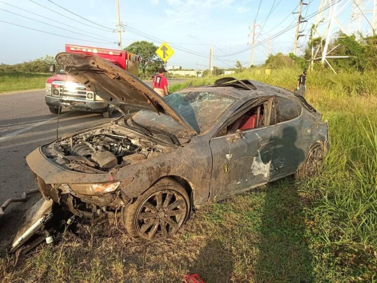 Mueren dos jóvenes tras choque en Altamira