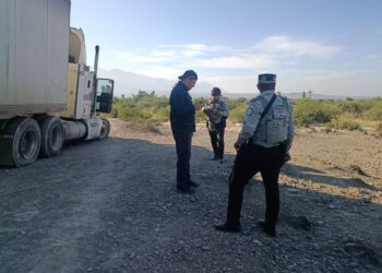 Muere operador de trailer tras accidente en carretera
