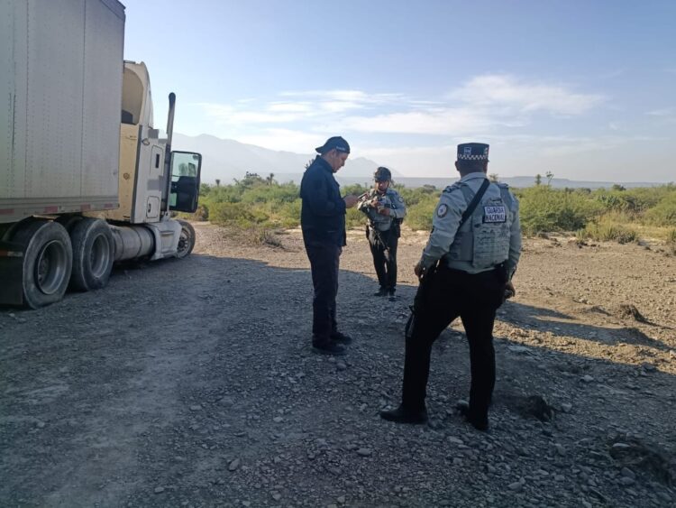 Muere operador de trailer tras accidente en carretera