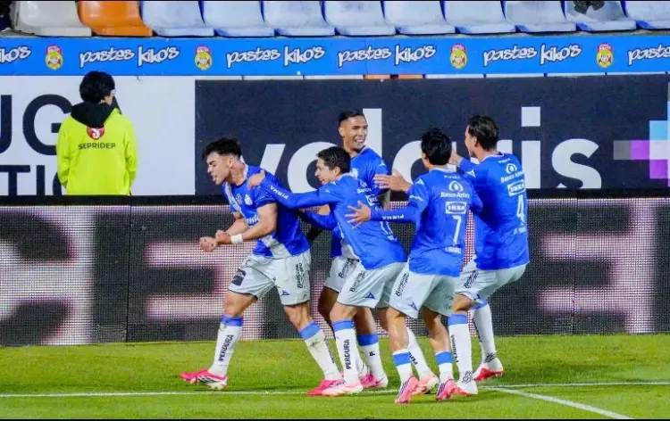 Puebla derrota al Pachuca con gol de último minuto
