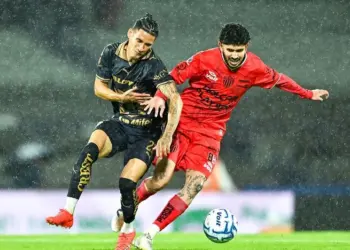 Pumas evita la derrota ante Necaxa