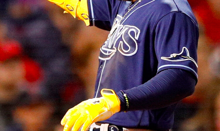Grand slam de Hicks salva a Rays tras complicado debut de Peralta