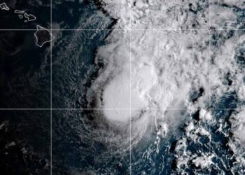 Hawái enfrenta nueva amenaza de lluvias por tormenta Moke