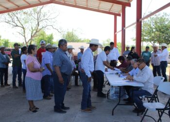 Entregan semilla a productores de San Carlos