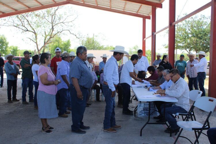 Entregan semilla a productores de San Carlos