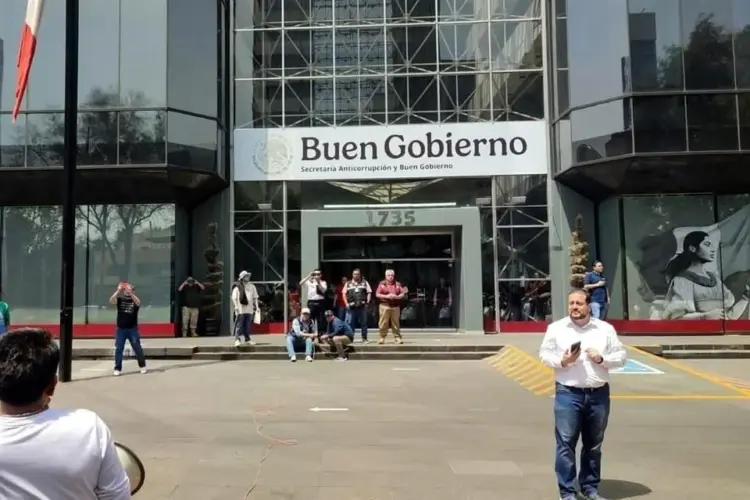 Sancionan a 41 funcionarios con multas de 22.4 mdp