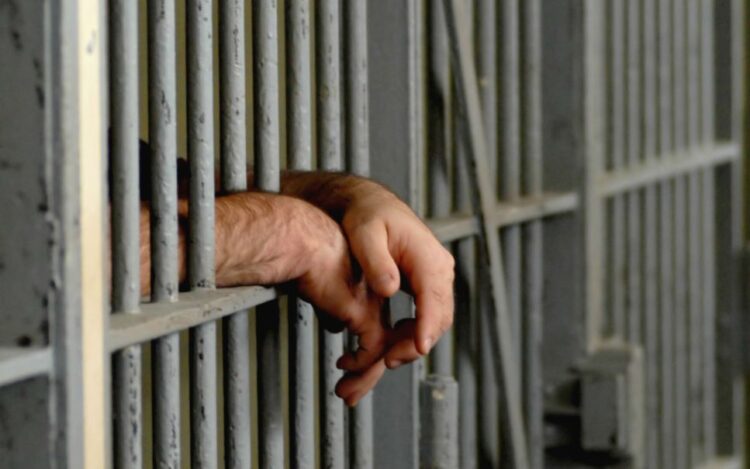 Recibe 52 años de cárcel por violación equiparada