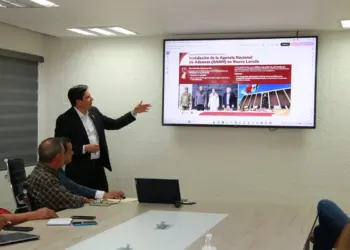 Transportistas de Nuevo Laredo se unen a mesa de competitividad