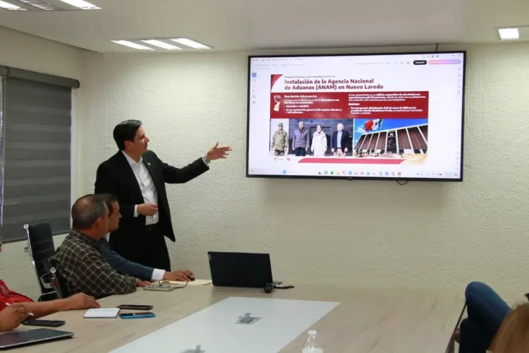 Transportistas de Nuevo Laredo se unen a mesa de competitividad
