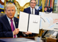 Trump firma cambio de nombre del lago Ontario