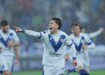Vélez derrota a Independiente y es líder con paso perfecto