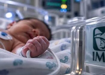 Padres acusan negligencia en muerte de cinco bebés