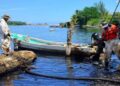 Pescadores enfrentan pérdidas por derrame