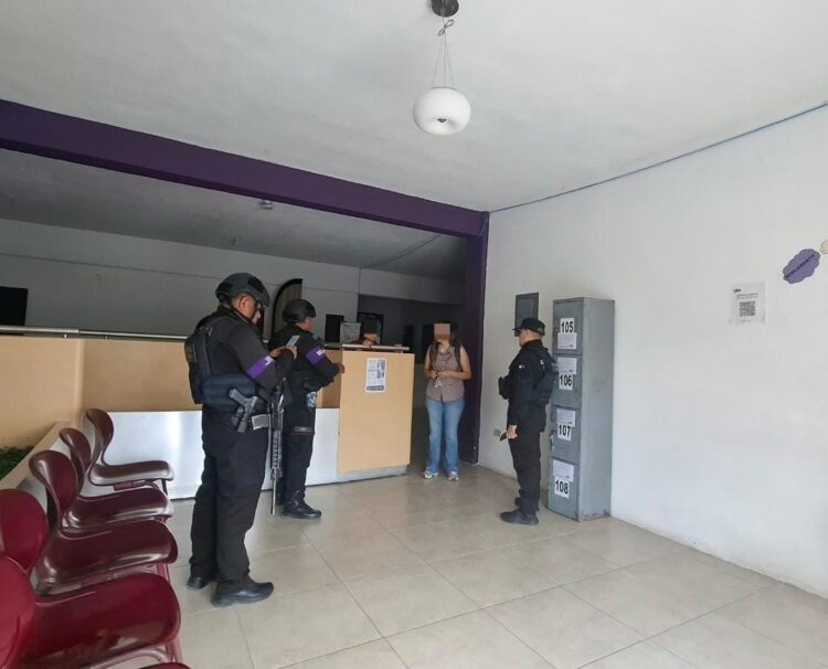 Guardia Estatal auxilia a víctima de violencia de géneroen Matamoros