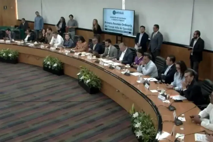 Comisión de Hacienda inicia reunión permanente ingresos