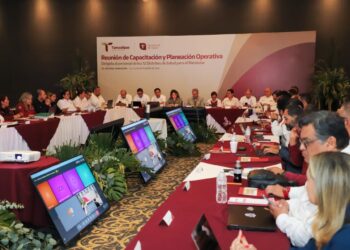 Evalúa secretario de Salud programas prioritarios y estrategias de atención 