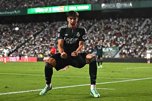 Real Madrid rescata triunfo ante Elche en LaLiga