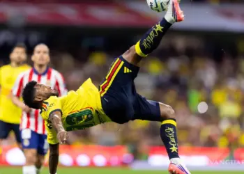  Borja “revive” al América con doblete sobre el 70 y empata 2-2 ante Chivas
