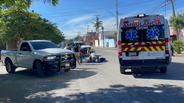 Ciclista lesionado tras ser arrollado por camioneta en Fracc. Teocaltiche