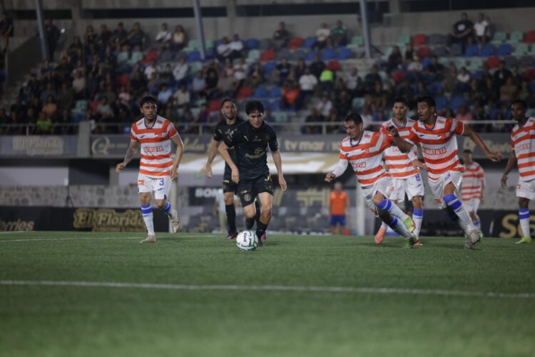 Atlético La Paz “despluma” 3-1 al alicaído Correcaminos