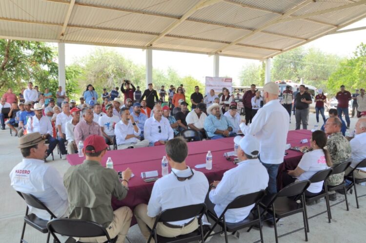 Presentan proyecto de rehabilitación de “El Camalote” ante habitantes de Pánuco