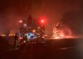 Se incendia en carretera “Rumbo Nuevo” tráiler que transportaba 10 autos BMW