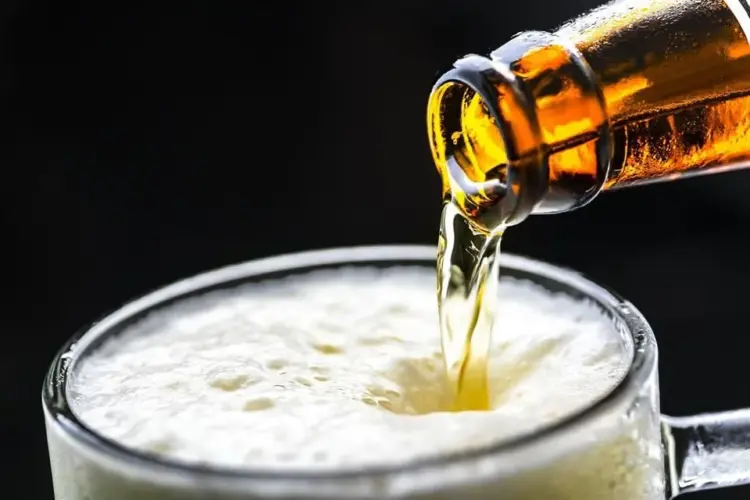 Morena da reversa a alza de IEPS cervezas