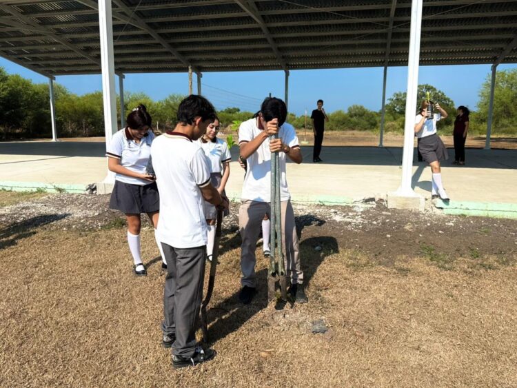 INJUVE reforesta plantel educativo en Güémez