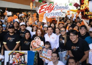 Presenta Edy Izaguirre propuestas a alumnos de Facultad de Derecho y Ciencias Sociales de Victoria