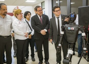 Entrega Gobierno de Tamaulipas laboratorio de informática a Universidad Tecnológica de Altamira