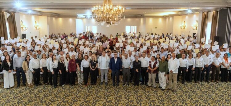 Entrega SET 467 nombramientos a maestros en cambios de escuelas en arranque de ciclo en Tamaulipas