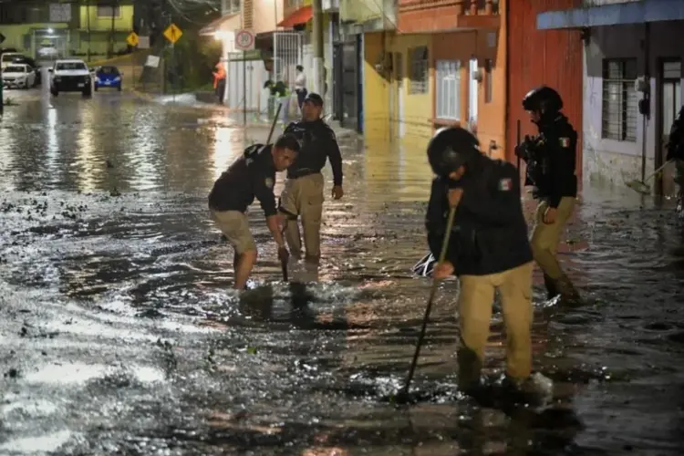 Abandonan a joven en plaza de Reynosa