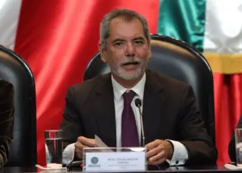Hacienda promete contener déficit público en 2027