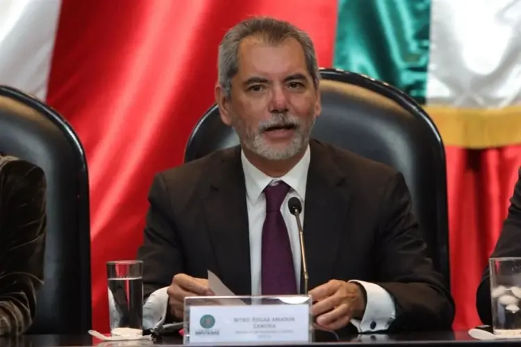 Hacienda promete contener déficit público en 2027