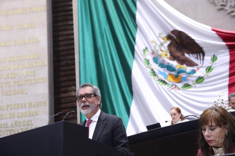Secretario de Hacienda expone ante diputados contenido de iniciativas del Paquete Económico 2027