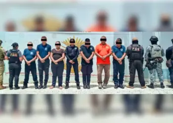 Detienen a siete policías en Coyuca de Benítez