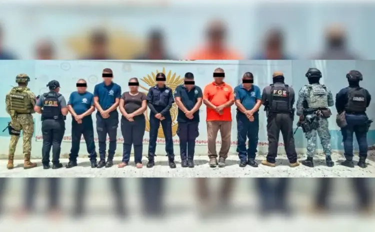 Detienen a siete policías en Coyuca de Benítez