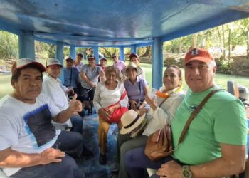 Capacitan al turismo para atender adultos mayores