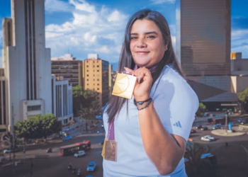 Andrea Becerra va por bicampeonato mundial en 2027