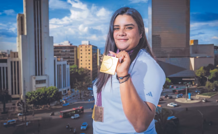 Andrea Becerra va por bicampeonato mundial en 2027