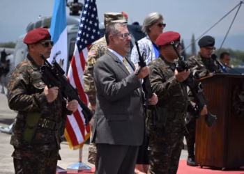 EU entrega armas a Guatemala tras fin de embargo militar