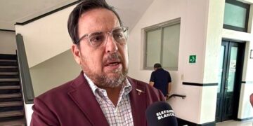 Inminente prohibición de SEP y SET al uso de teléfonos celulares en las escuelas