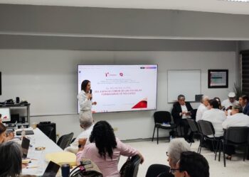 Fortalecen formación de futuros maestros