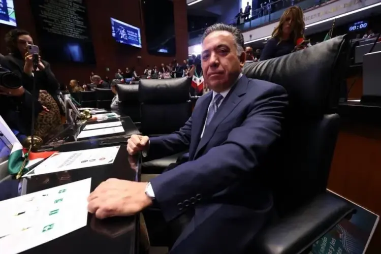 Morena retira a Inzunza de comisión legislativa