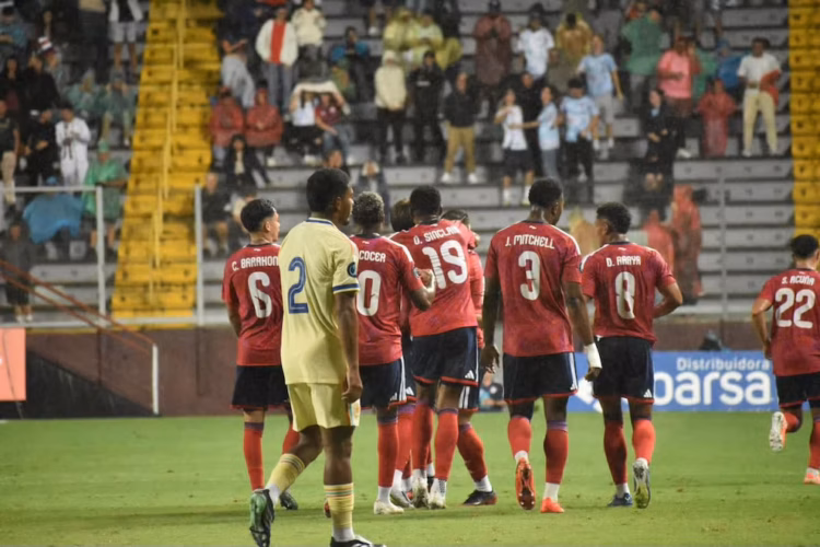 Costa Rica se desploma y pierde ante Curazao 4-3