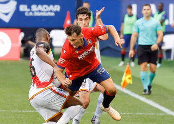 Budimir marca, pero Rayo iguala con Camello