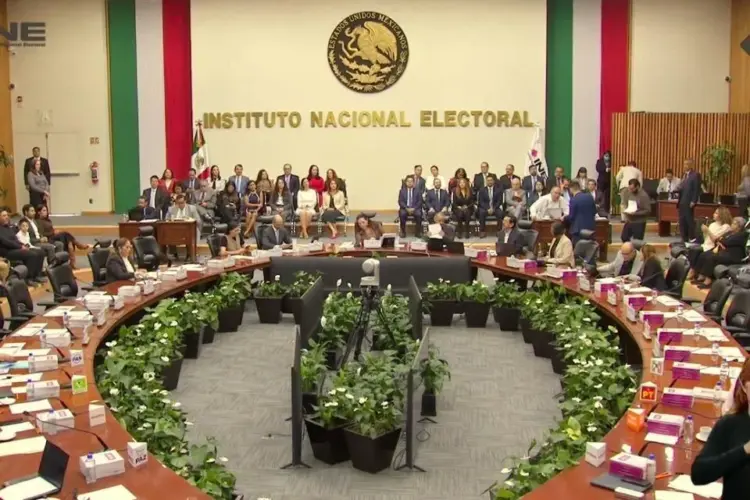 Tribunal ordena al INE integrar partidos a comisión antinarco