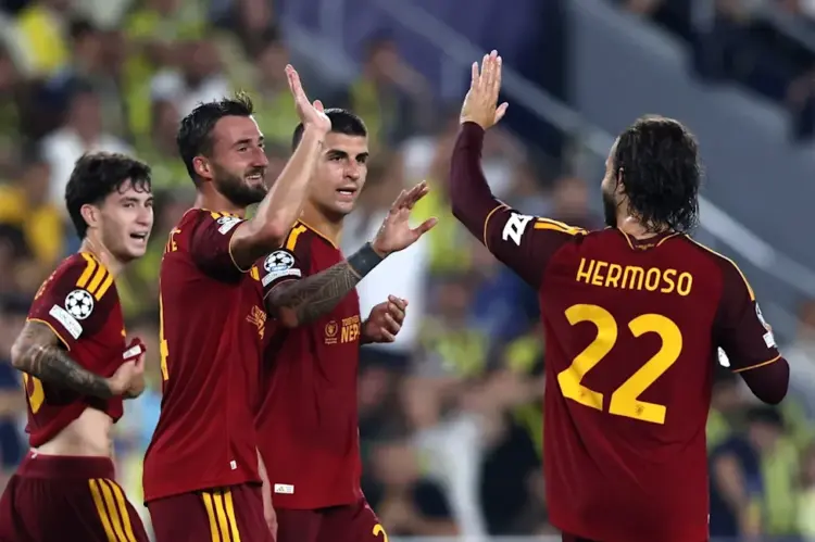 Cristante marca gol y la Roma empata ante Fenerbahçe
